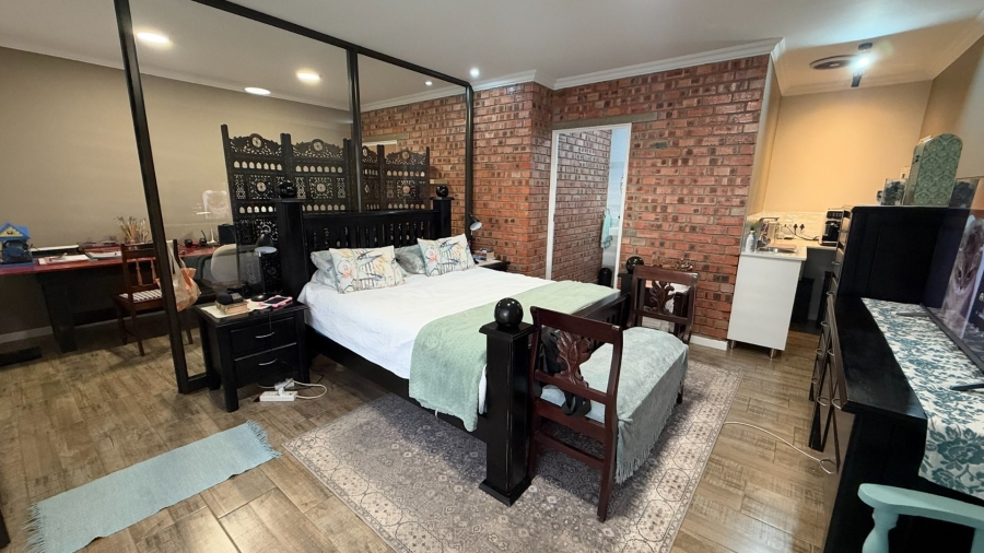4 Bedroom Property for Sale in Langenhovenpark Free State